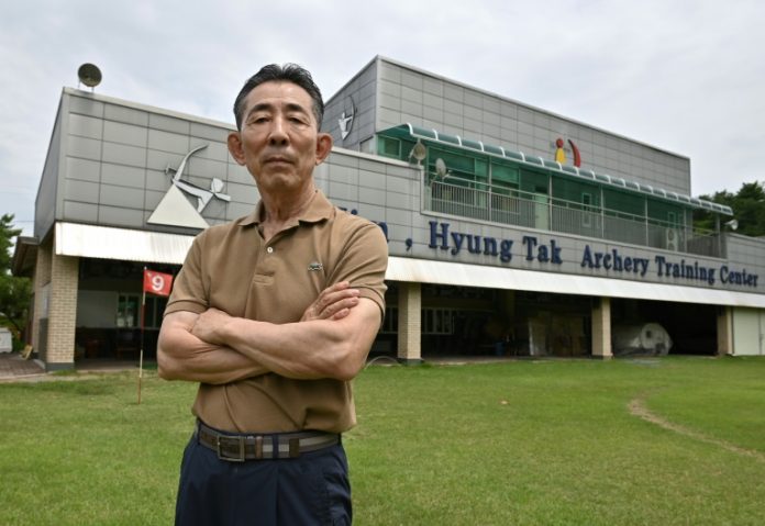 L'ancien entraîneur de l'équipe surd-coréenne de tir à l'arc, le 22 juin 2021 à Goesan (AFP/Archives - Jung Yeon-je)