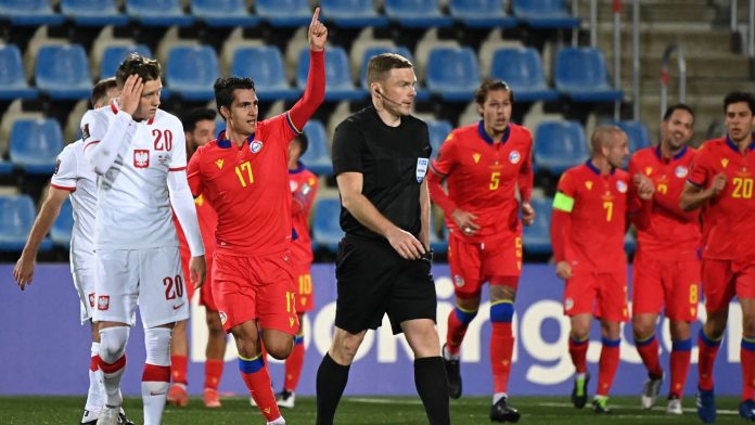 Un jugador fue expulsado a los diez segundos durante Andorra y Polonia

