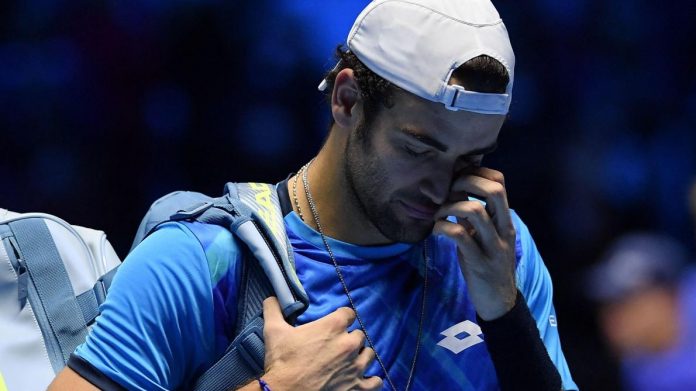 Finales ATP: Matteo Berrettini llora, se lesiona y se ve obligado a tirar la toalla ante Alexander Zverev (VIDEO)

