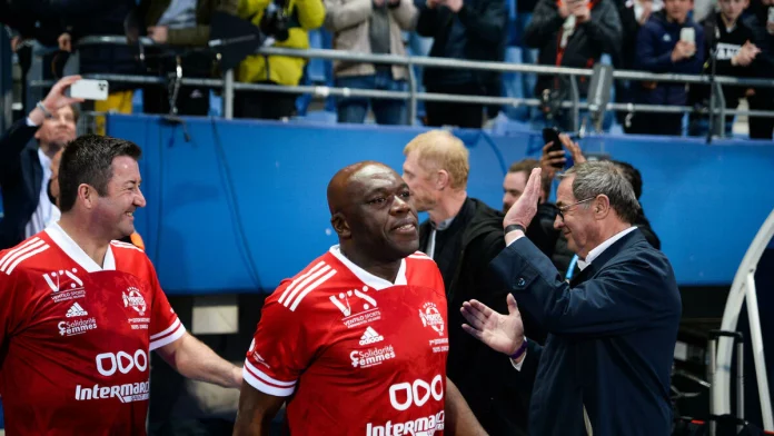 'Mbappé estará en el PSG la próxima temporada': la historia detrás del asombroso tuit de Karl Olive

