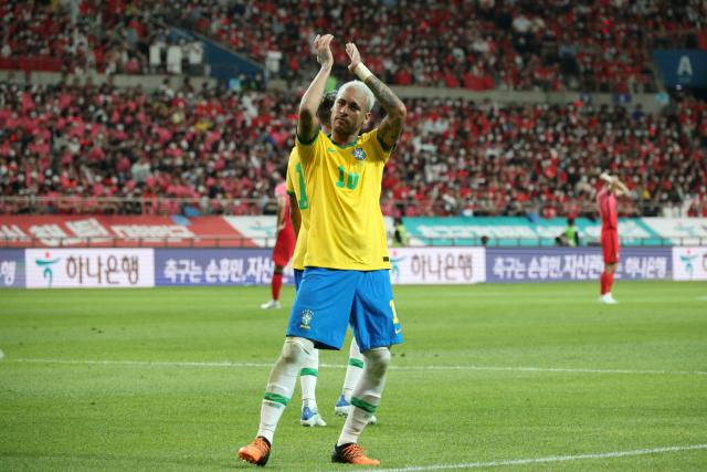 Neymar dobla su goleador y se lleva una ovación de pie en el triunfo de Brasil sobre Corea del Sur

